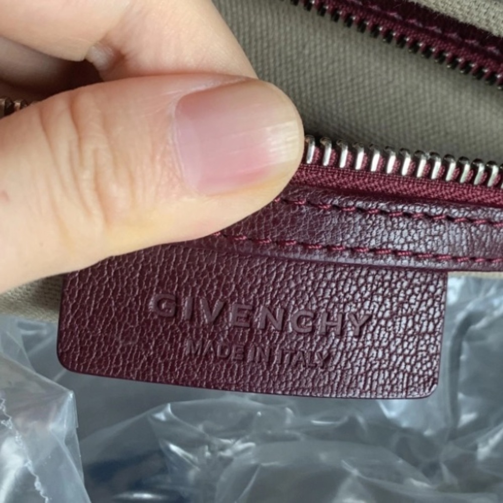 Givenchy Antigona Handbag in Oxblood - Picture 6 of 11